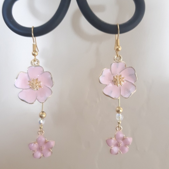 Dangle Flower Earrings - Picture 5 of 6